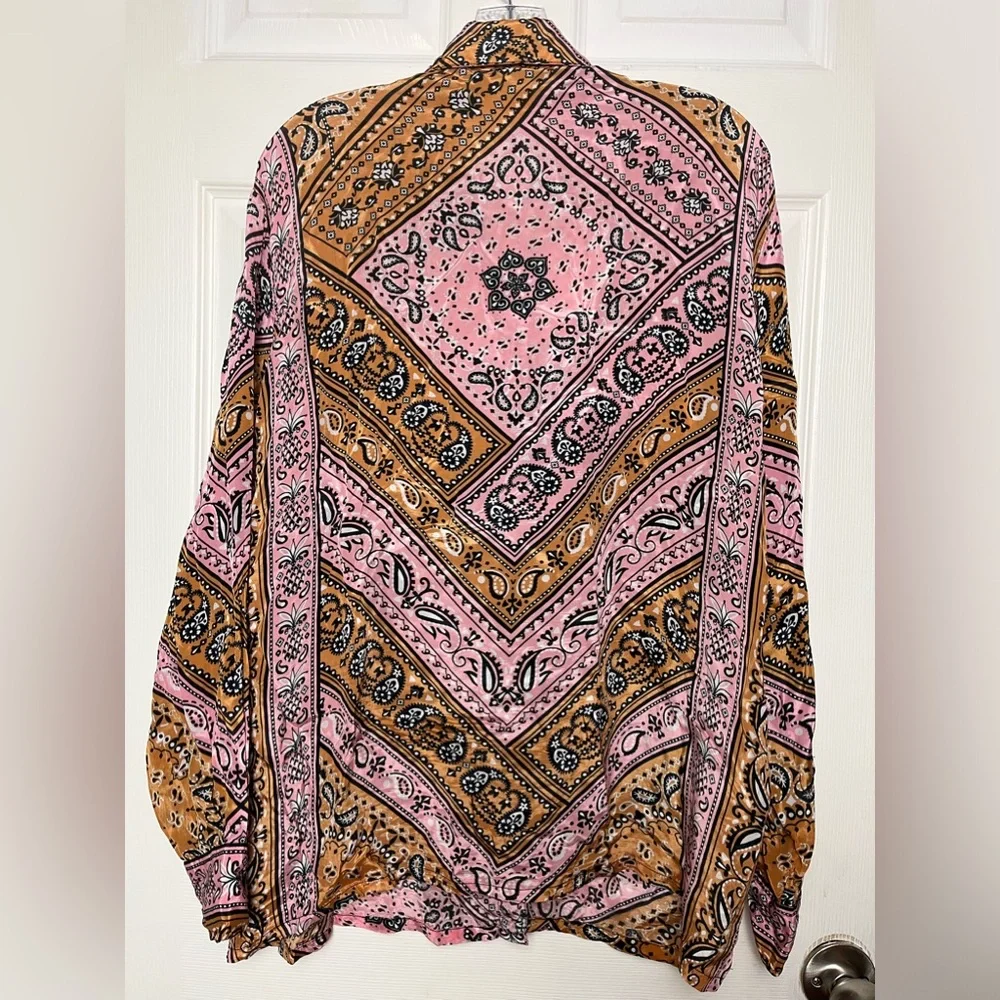 FARM Rio Pink and Gold Paisley Button-Down Shirt - Picture 5 of 12